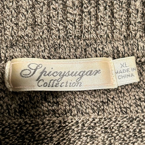 Spicysugar, extra large, short sleeve turtleneck with buttons sweater dress - Picture 3 of 7